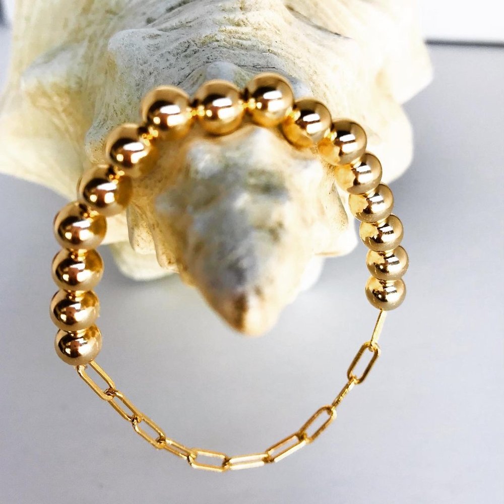 It's a Stretch Bracelet!